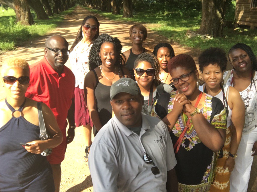 tours_legendary's tweet photo. Legendary Tours ussie(selfie) moments bringing Essence weekend to a close. #NOLA #NewOrleans #EssenceFestival2016 https://t.co/Y1r4XGYbs6