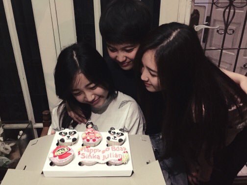 Happy birthday dudutku sayang..semoga selalu diberikan yg terbaik dan selalu dilancarkan segala urusannya😘😘❤️