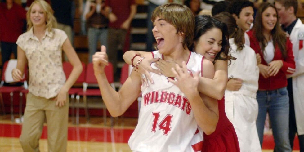 elfasodelana's tweet photo. 5) "high school musical" https://t.co/2RTZ04VH0M