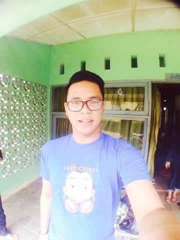 Dimasdarmawaan's tweet photo. I am streaming on #BIGOLIVE > Currently . Join now! https://t.co/umxibDzvhu https://t.co/IsK24xTTSd