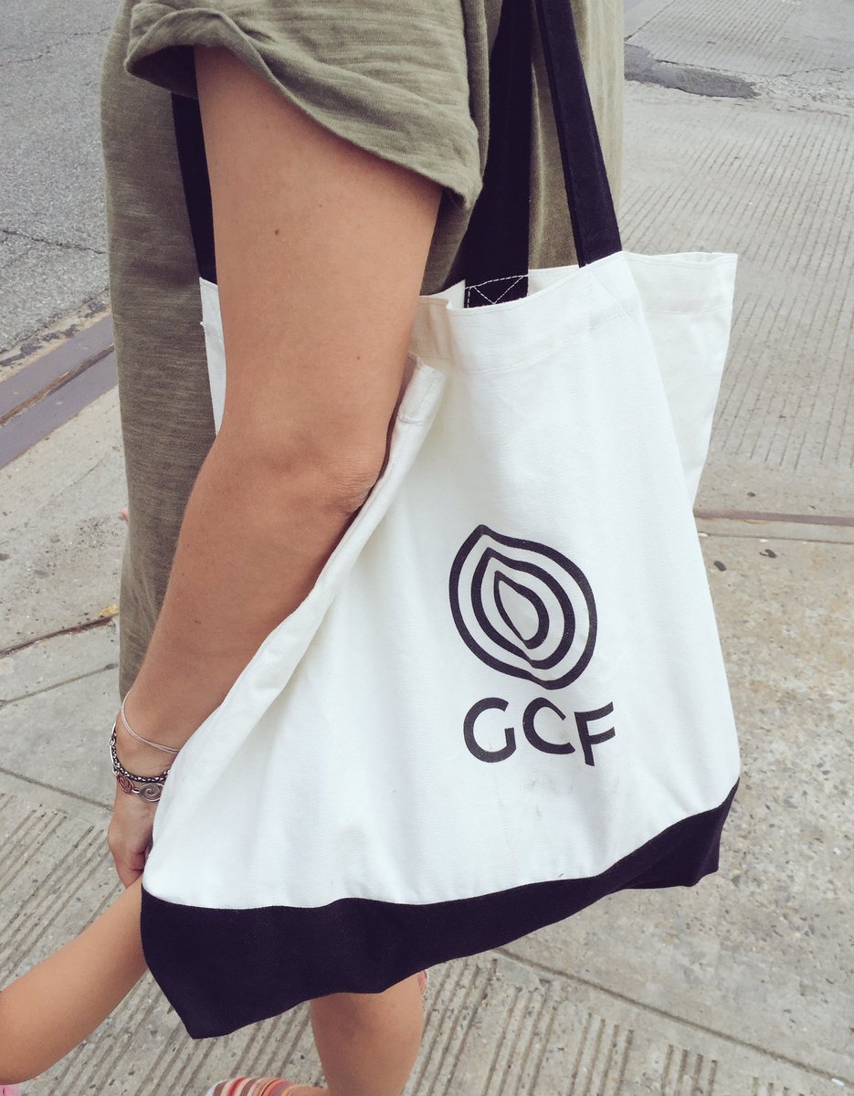 elmaschimpin's tweet photo. El @GCFNYC marcando tendencia en Brooklyn. @GCFNYC is tendry in Brooklyn. #GCFF16 https://t.co/nOIwU37Waa