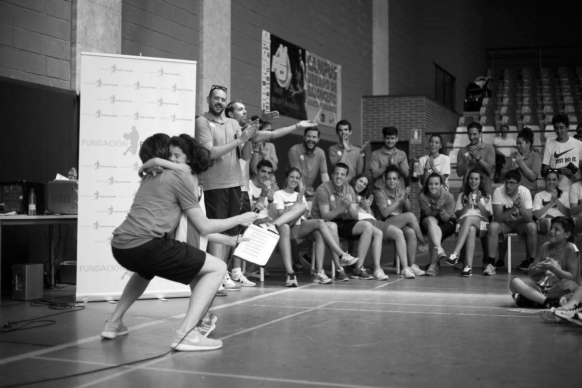 CampusMartaFdez's tweet photo. 📸 Lo que empieza tiene un final y así ha sido la DESPEDIDA de MF5 CAMP 16
👋🏻👋🏻

➡️ https://t.co/GzY2MyvJwL https://t.co/510GpWIwcO