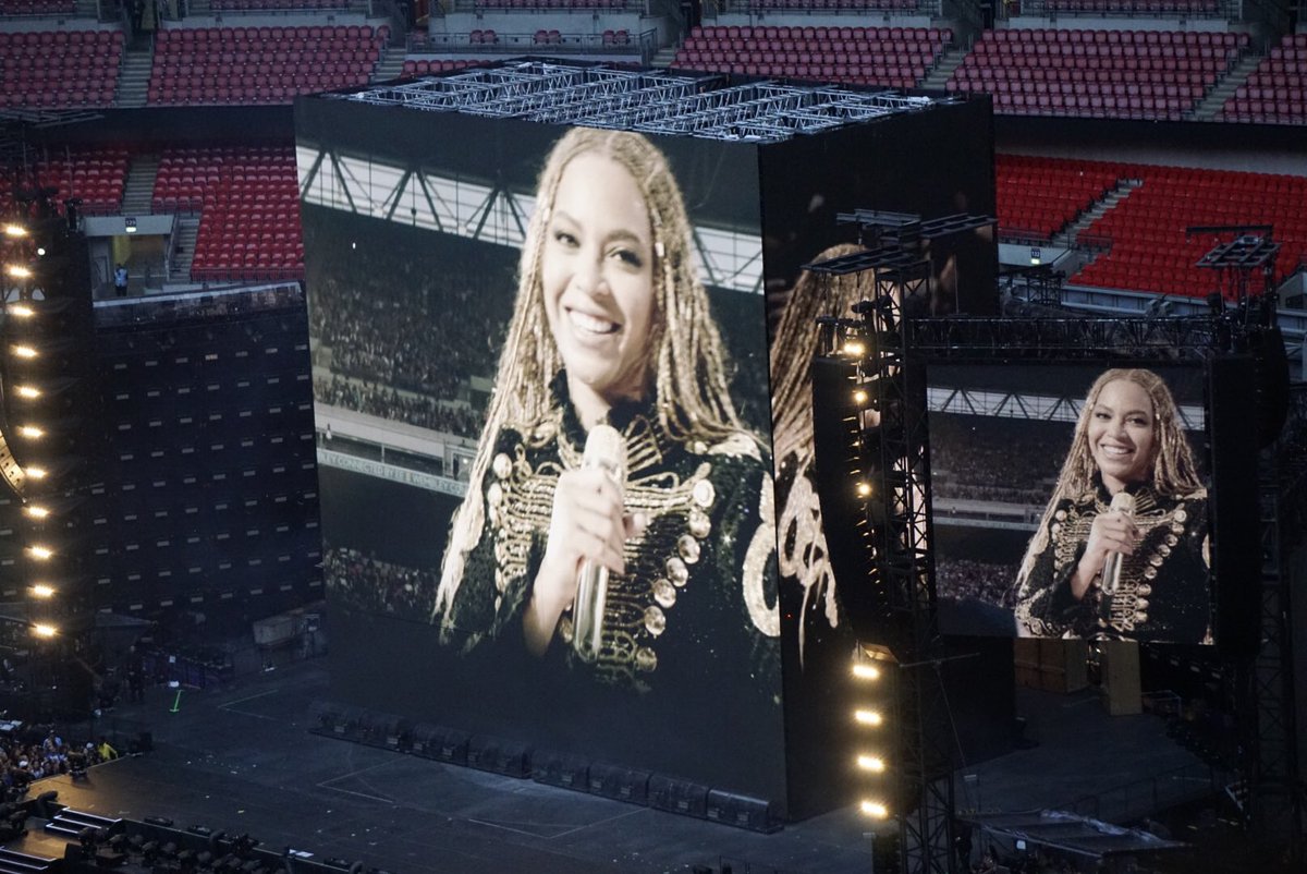 It's my 3rd time watching the queen herself on her world tour.Thanks for everything <a href="/Beyonce/">BEYONCÉ</a> !! I love you so much.