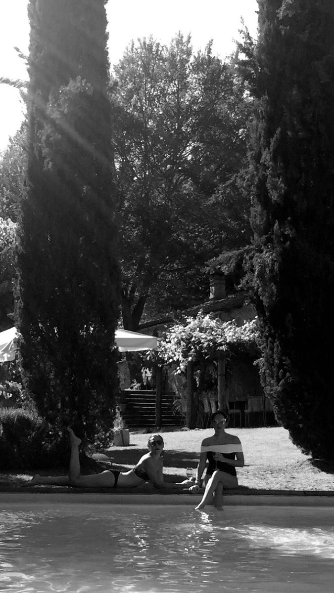 miamoretti's tweet photo. American girl in Italy @RosettaGetty @modaoperandi #madeformoda #rosettagettyxtuscany #rosettagetty https://t.co/LSus2AnF4r