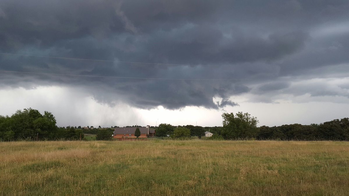 koconews's tweet image. Storm north of Wellston. @KOCOShelby @KOCOjonathan #KOCOfirstalert