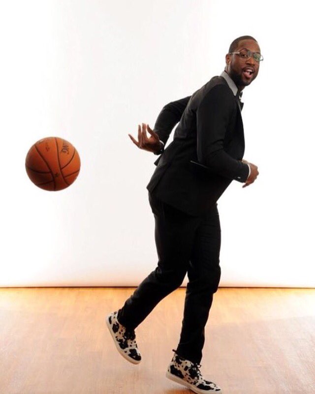 GetItHoops's tweet photo. Turn any room into your own personal basketball court with @DwyaneWade #GetItHoops! https://t.co/dFitkr5RLJ https://t.co/Bx6bvbhSey