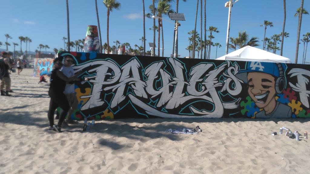 ElocEiramnna's tweet photo. @paulysproject @oneSAINTS_ .. Venice Art Walls... Autism/Blindness awareness project.... #Amazing.... https://t.co/lbbhalmab2