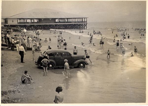 ChuckTownDaily's tweet image. Flashback Sunday:  Fourth of July, 1937 - Folly Beach
