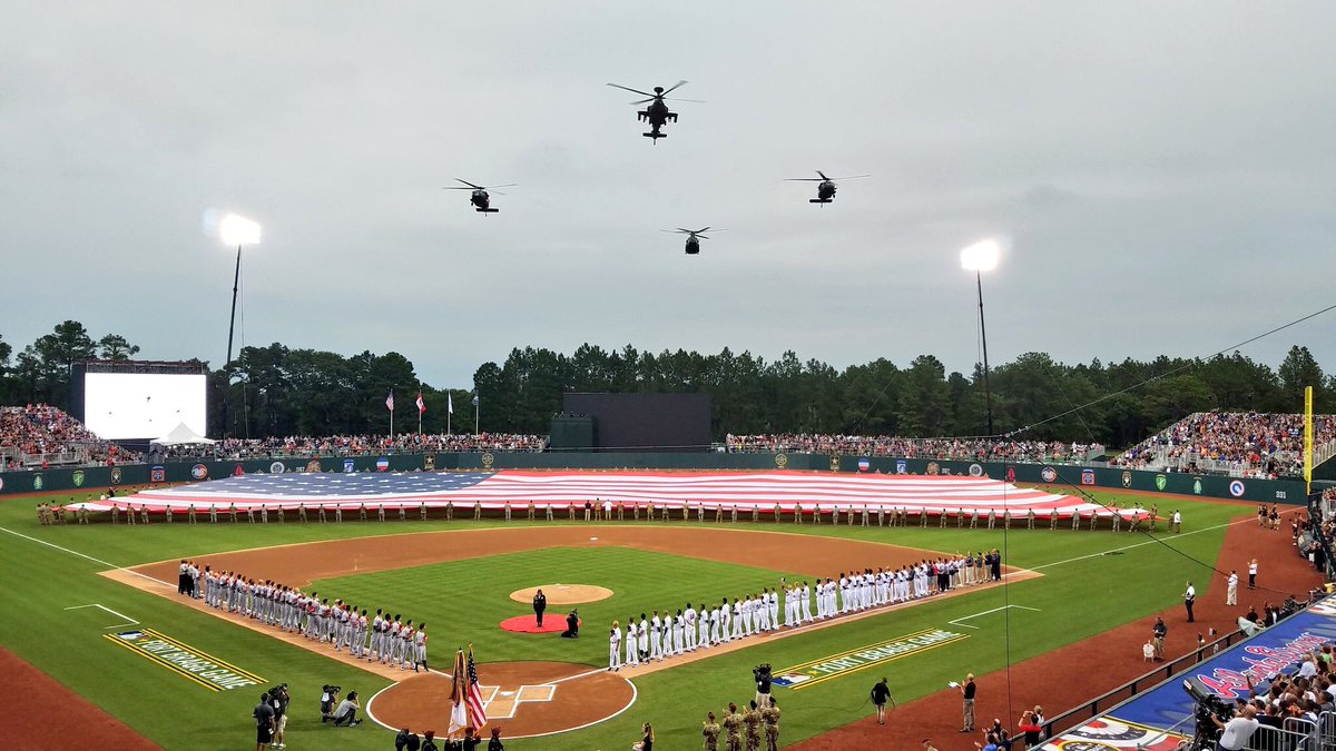 Unreal flyover before #MLBFortBragg game. <a href="/82ndABNDiv/">All American Division (inactive)</a> knows how to do it right!