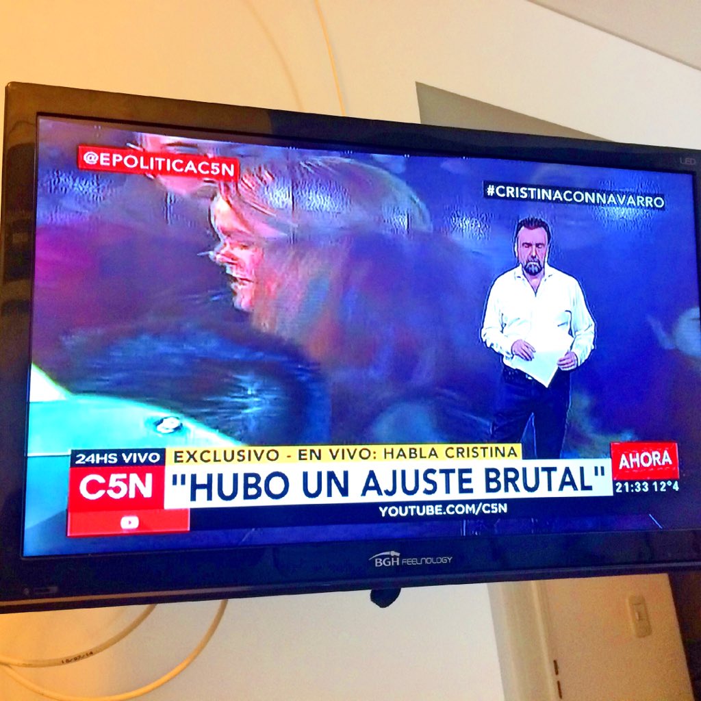 FedeRunsffeld's tweet photo. #CristinaConNavarro "Hubo un ajuste brutal" @C5N @robdnavarro @CFKArgentina https://t.co/nfVTq2GNb6