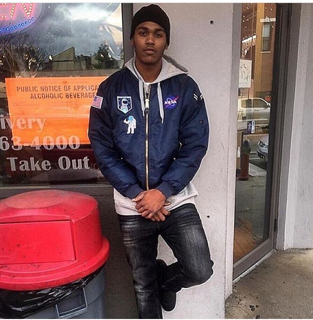 _SG4Life's tweet photo. #RipBcole we love you buck 👼🏾 https://t.co/PBPCaCqPoP