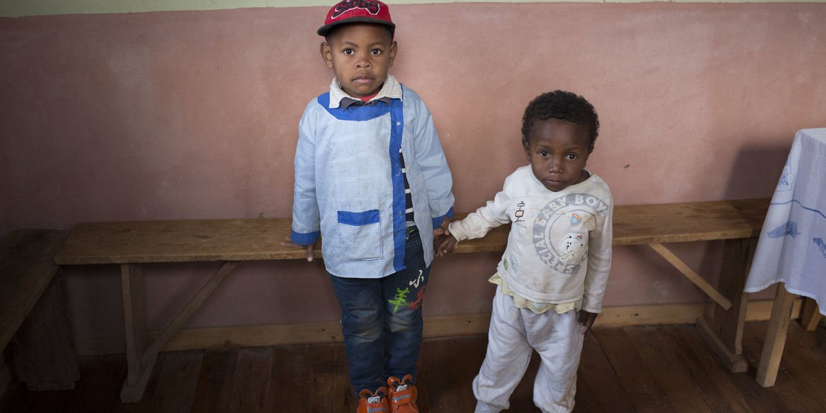 HuffPost's tweet photo. 1 in 4 kids' lives are irreversibly stunted by this fixable problem https://t.co/CVeNgk1x2A https://t.co/k3K7wNVnUi