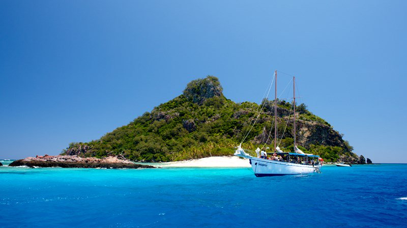 TourismFiji's tweet photo. Sail to the island where 'Castaway' was filmed on a classic schooner with @SSC_Fiji: https://t.co/AppWJFlrV4 https://t.co/j4LaNDhuVp