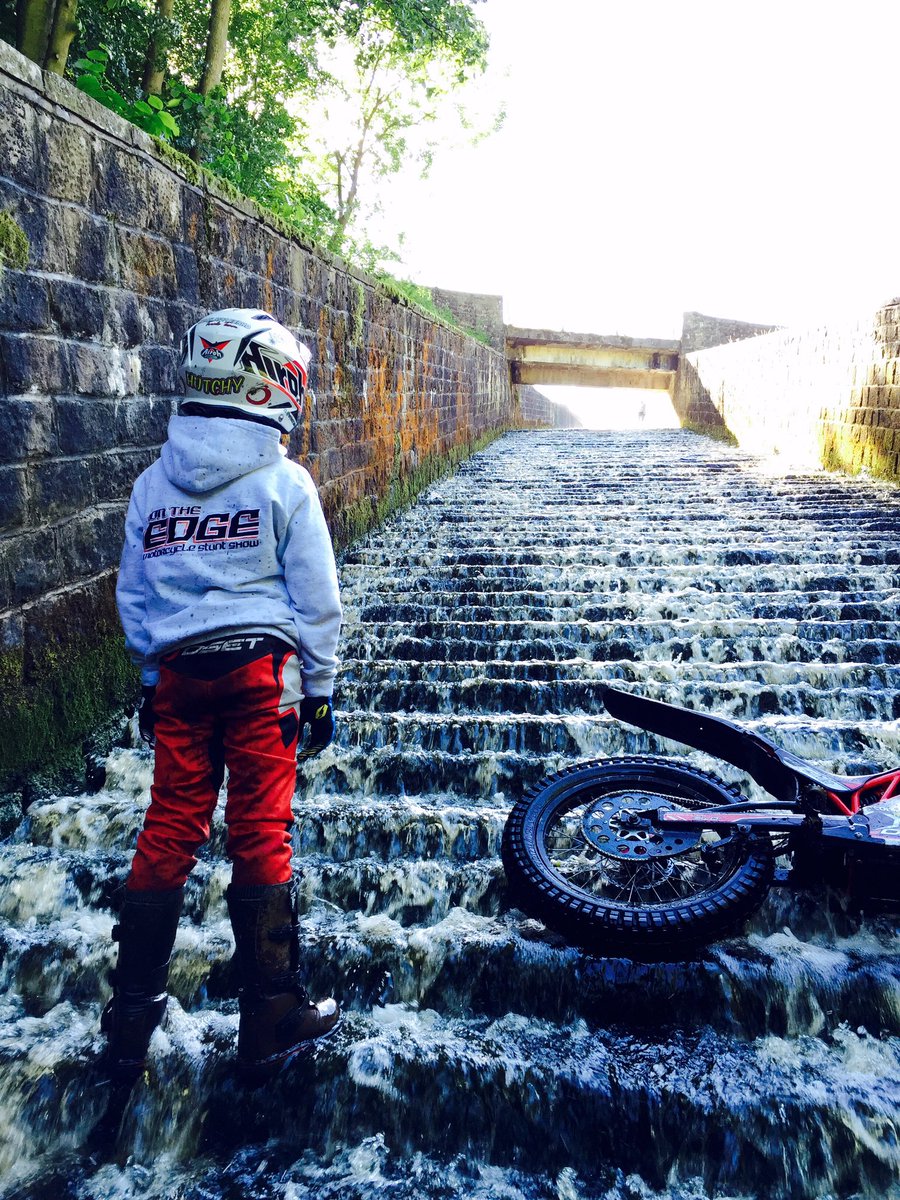 Mylestrials's tweet photo. #99StepChallenge @OSETbikes @jackchalloner #OnTheEdge #YorkshireDales https://t.co/SJ6vE7QYVg
