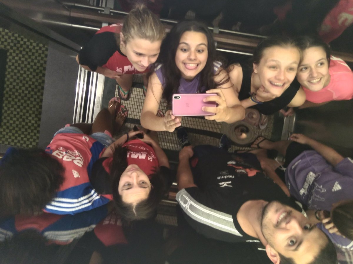 93smixtape's tweet photo. #TIMAndorra2016 🔮😏😜🌈🍓🍑🌸💙🌿😊😘🌿🍑 olé bebésssd https://t.co/OaqO36wX3c