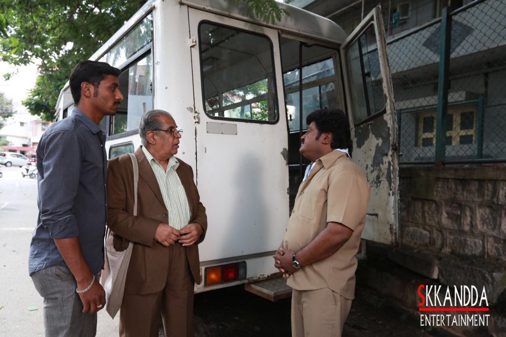 neerdose's tweet photo. Being the scenes of neerdose!
#neerdose #jaggesh #haripriya #audioreleasingsoon #dattanna https://t.co/uImVNAQz2x