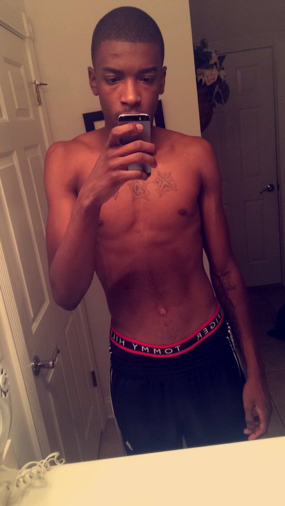 5triple0Rico's tweet photo. Juss sumn to post 😛🤘🏾 https://t.co/uOOE8Fb3uB