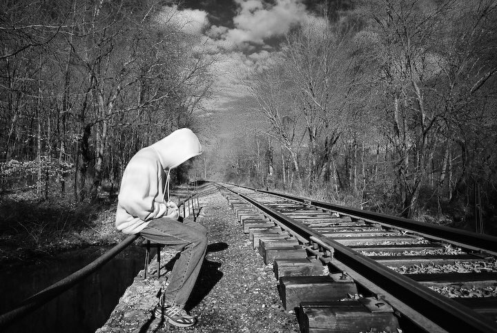 بعد الرحيل لم يبقى سِوى موسيقى الحزن ونيران الشوق !