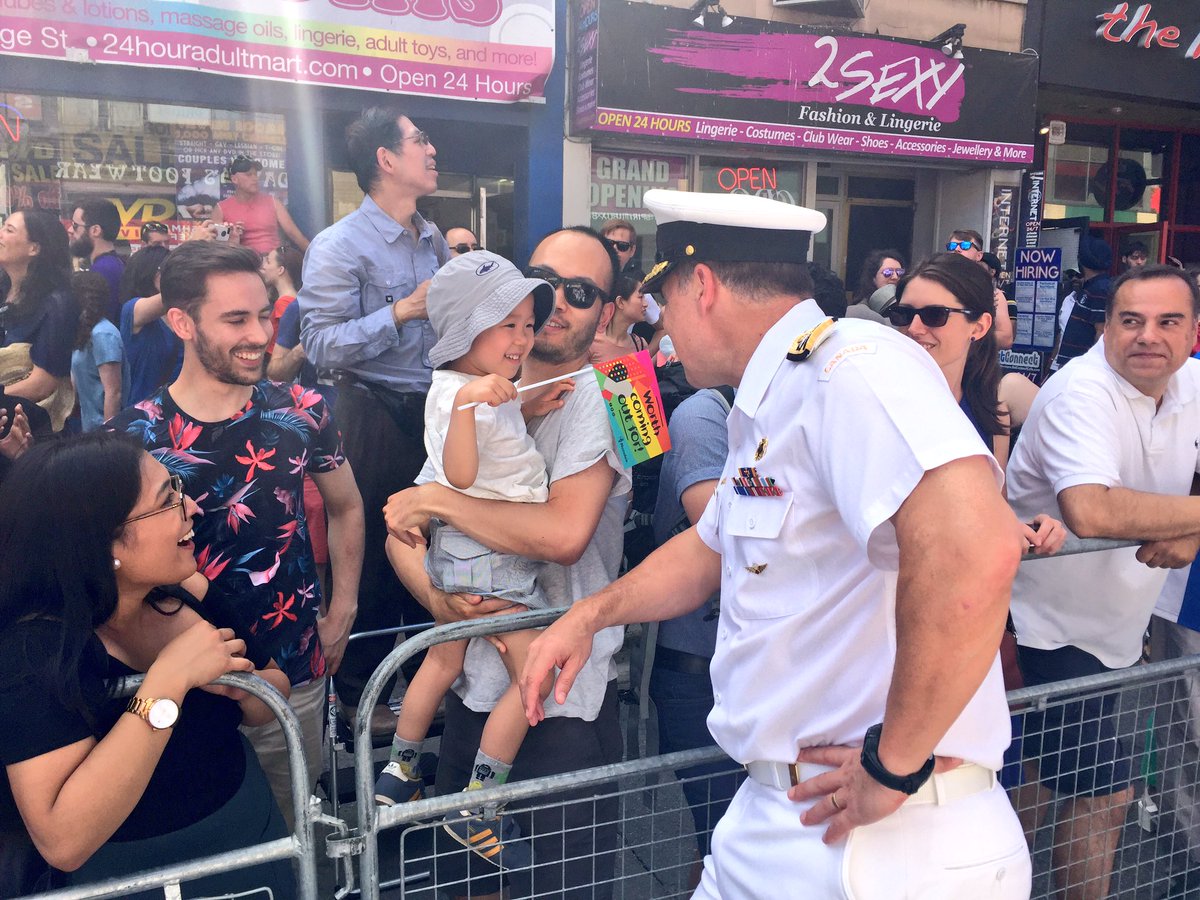 HMCS_NCSM_YORK's tweet photo. When you have #leadership that will #walkthewalk then you'll connect with #Canadians anytime/anywhere! #PrideTO2016 https://t.co/SHBw4y8KtW