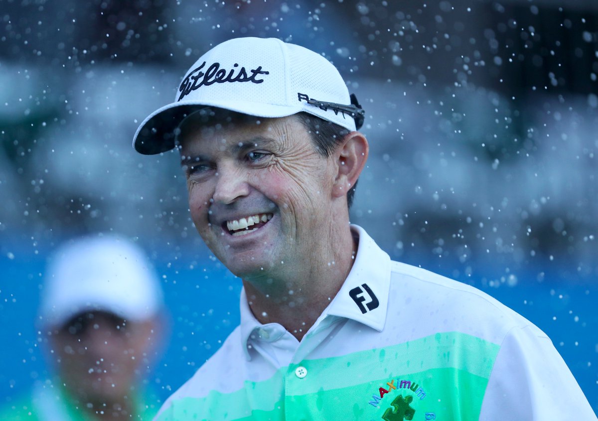 PGATOUR's tweet image. 386 starts.
18 years.
1 win. 🏆

There's no raining on his parade today.