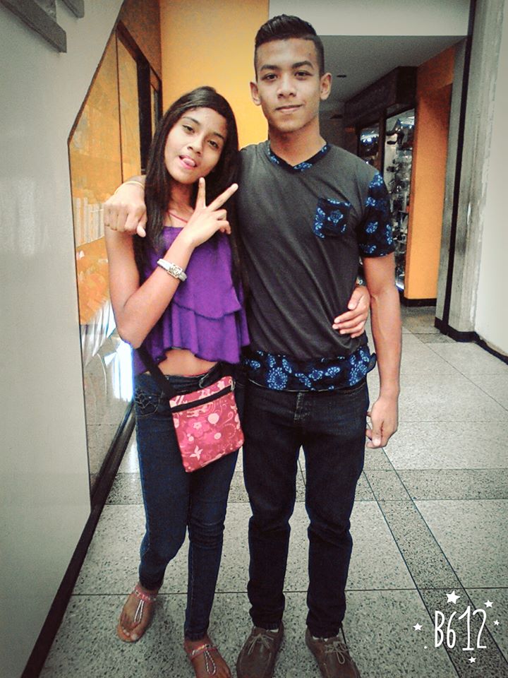 Yorgelis5015's tweet photo. Con Mi Rey<3i Novio<3 Mi Confidente<3 Mi Vida<3 Mi Todo<3 #UnDiaALoBiensContigo #TeAmo 😍 😍 😘 😘 02-07-2016 #27DCM<3 https://t.co/6hdpl3Awb9