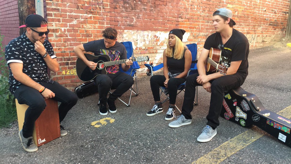 kbarklage2's tweet photo. My favs did this acoustic thing and it was a lot of fun https://t.co/IoB10e6NJV
