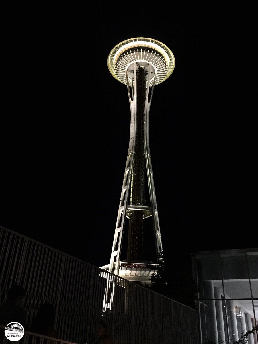 SeattleMonorail's tweet image. View of the @space_needle from the @PacSci - we love @seattlecenter! #SpaceNeedle