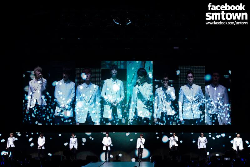 WirtAzul's tweet photo. #D_375 @donghae861015
#D_373 @AllRiseSilver
#D_410 @siwon407
#D172 @ShinsFriends
#D179Sungmin
#SuperCampInMonterrey https://t.co/ktm278DH6V