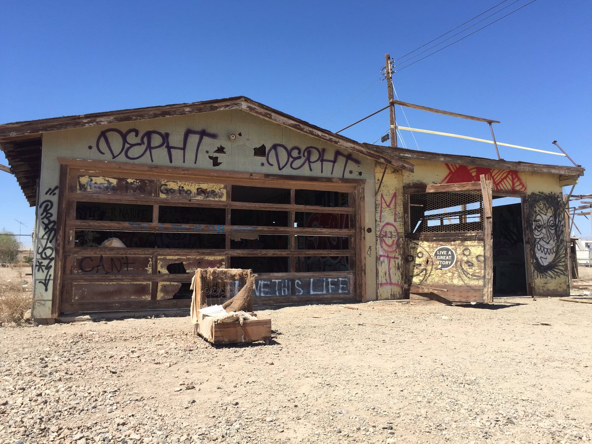 chillipickle7's tweet photo. Bombay Beach, CA #SaltonSea #SkiInn https://t.co/tj9ZAIJvhz