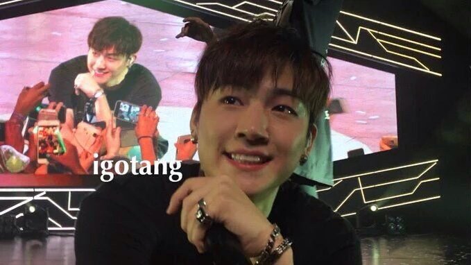 Bensearavy's tweet photo. เกาหลีก็ทำไม่ได้ ไทยอย่าหวังเลยคะ  #FLYinCHICAGO https://t.co/FchjxXj6oD