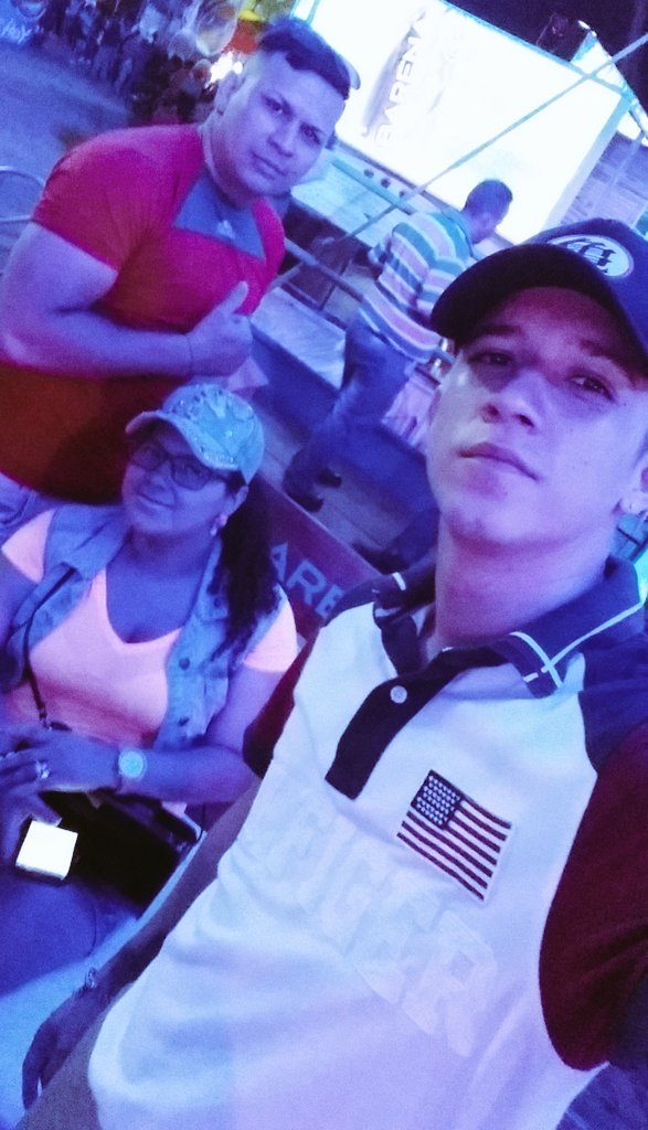 JonathanJHL's tweet photo. #barenabeachbar cierre de feria juniana 2016 @BarenaHN https://t.co/xvkbw8A3tj