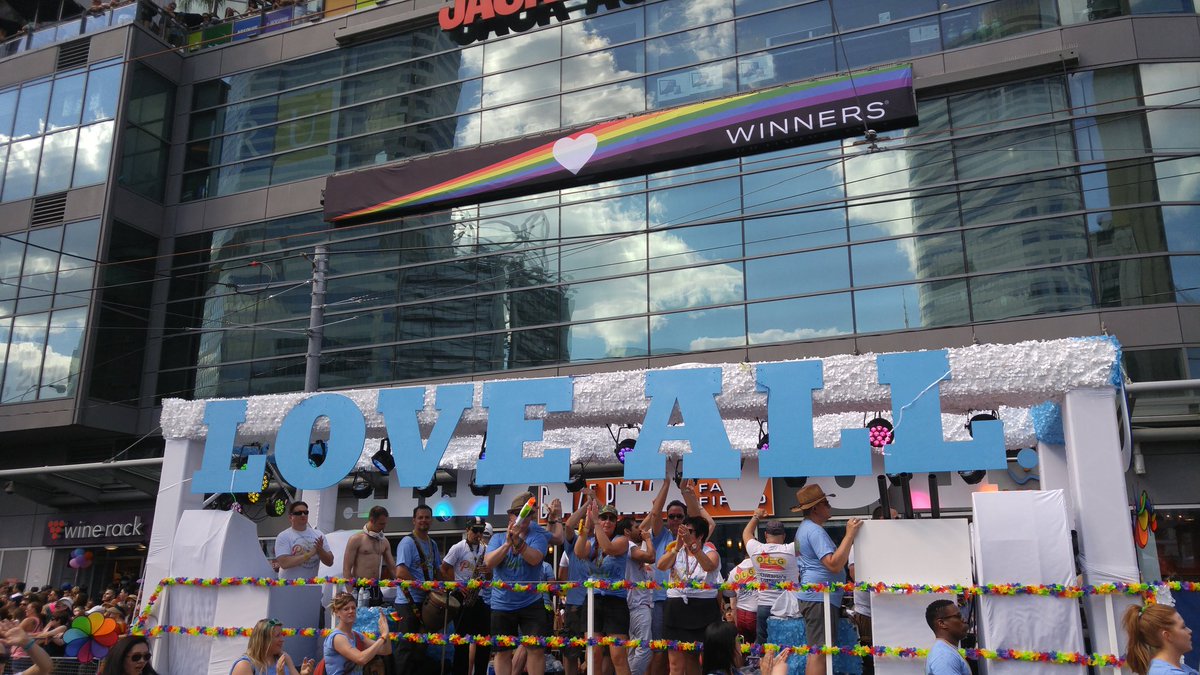 aida_lyra's tweet photo. #PrideTO2016 https://t.co/tCbmJeO3JE