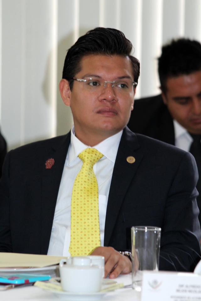 GPPRDmx's tweet photo. Más de 19 mil millones de pesos no han servido para apoyar a jóvenes y mujeres,  grupos a los que se ayudaría. https://t.co/kOEhL2YAdl