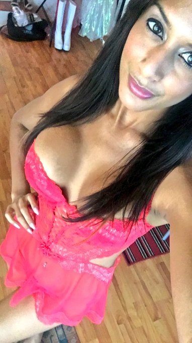 Don't drink and drive this 4th of July 🇺🇸 Take an uber on me use code "uberJiselLynnue" https://t.co/CYzSk7Zb4l<a href="/tag/mondaymorning"class="tags"><span>#mondaymorning</span></a>