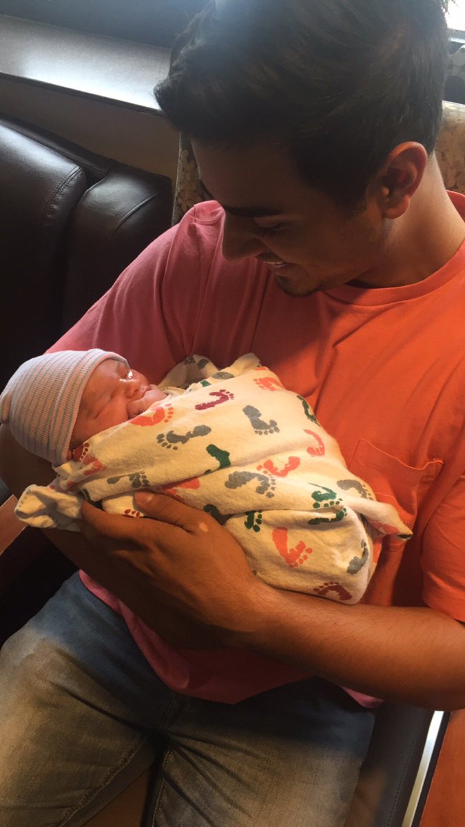 HollywoodHammy's tweet photo. #uncleham https://t.co/JhOZfBf4Du