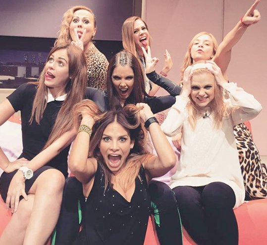 kahfavmeraz's tweet photo. ELLAS SIMPLEMENTE ARRASAM #AnatomiaPerfecta @anatomiateatro @marlenefavela_ @LuzElenaGlez
Hermosas 👏👏👏🔝🔝❤🌹🌹🌹🌹🌹 https://t.co/DB68JpGbmg