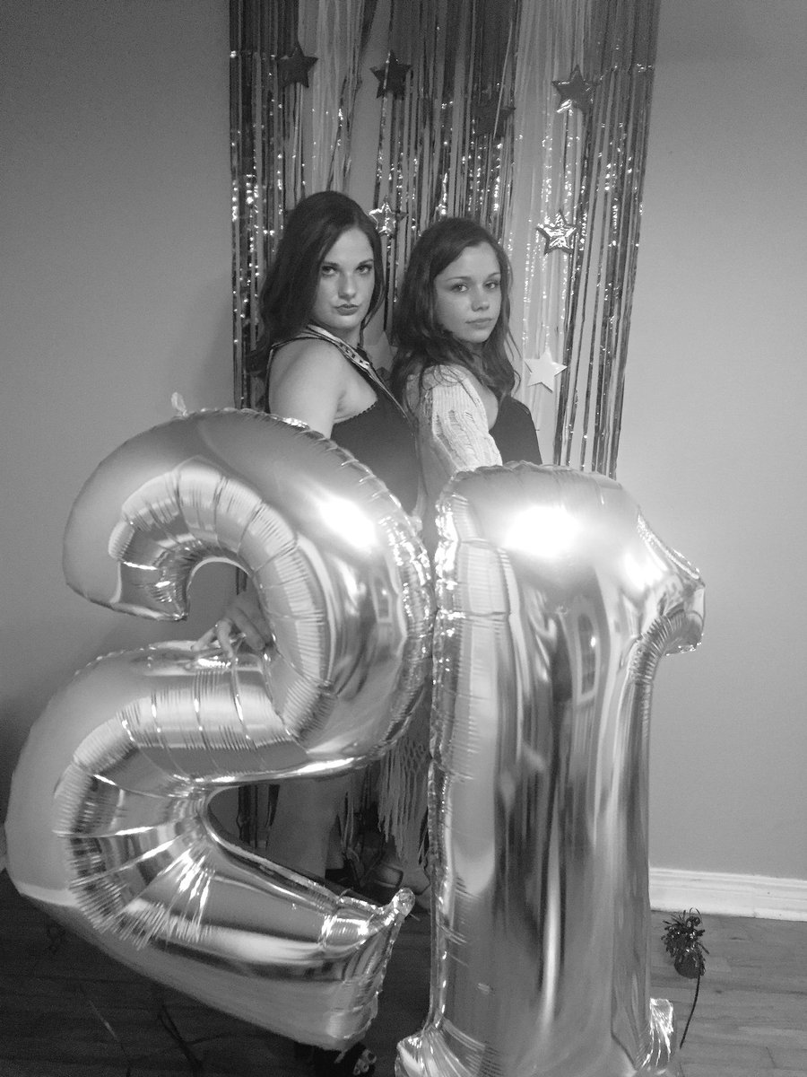 carly_cg's tweet photo. Twenty FUN!!!! 🎉🎉🎉🎉🎉 @ArianeEngland https://t.co/sWAFRzrUxq