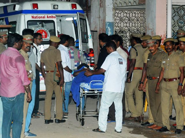 THexplains's tweet image. Ramkumar is conscious and stable, says hospital sources thne.ws/29jZsBp #ChennaiTechieMurder #SwathiMurder