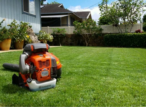WayneHurrell's tweet image. The Pae Aina Landscaping team says cleanup is a breeze with the 570BTS blower. #HusqvarnaPro
