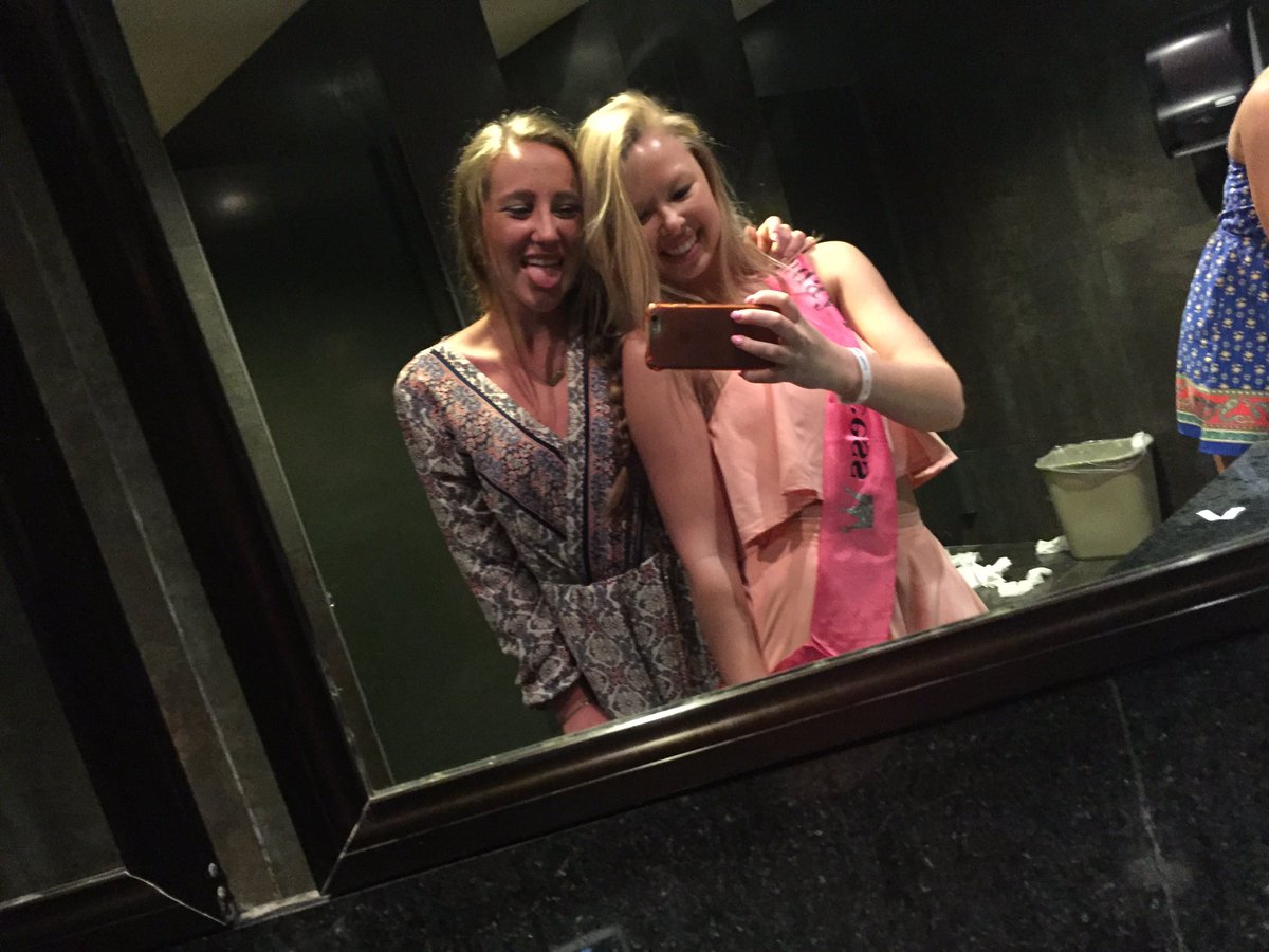 BrandtAlexa's tweet photo. Happy birthday to one of my best friends❤️ I can't wait to spend the next four years with you!! Love you lots😘😘 https://t.co/JPU3oQK8aO