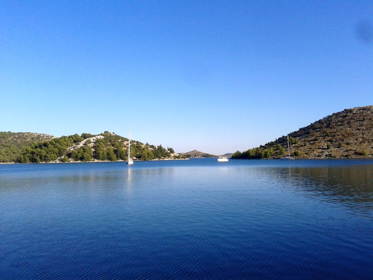 CroatiaByBoat's tweet photo. Experience the beautiful surroundings of #Zadar, visit #Kornati and #Telašćica nature park.
https://t.co/pJxoy97wGP https://t.co/oiKyoEsEvv