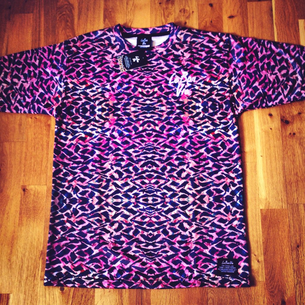 Only a few of these wild print tees in stock for only £5!! 

Lebonvieclothing.com
