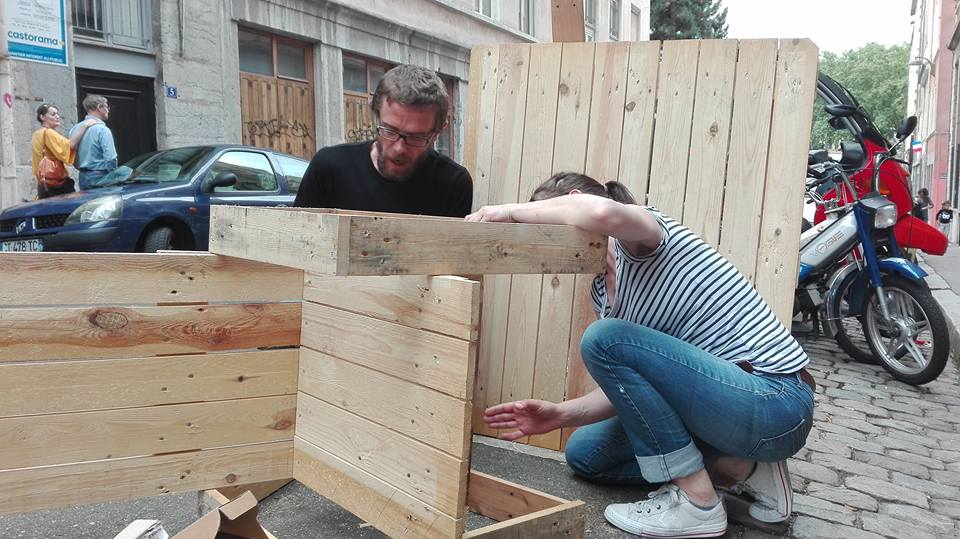 LocalPentes's tweet image. De beaux projets en #palettes ce week-end à la maison de l'écologie de #Lyon avec le @LocalPentes ! #DIY