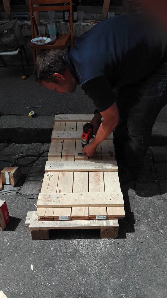 LocalPentes's tweet image. De beaux projets en #palettes ce week-end à la maison de l'écologie de #Lyon avec le @LocalPentes ! #DIY