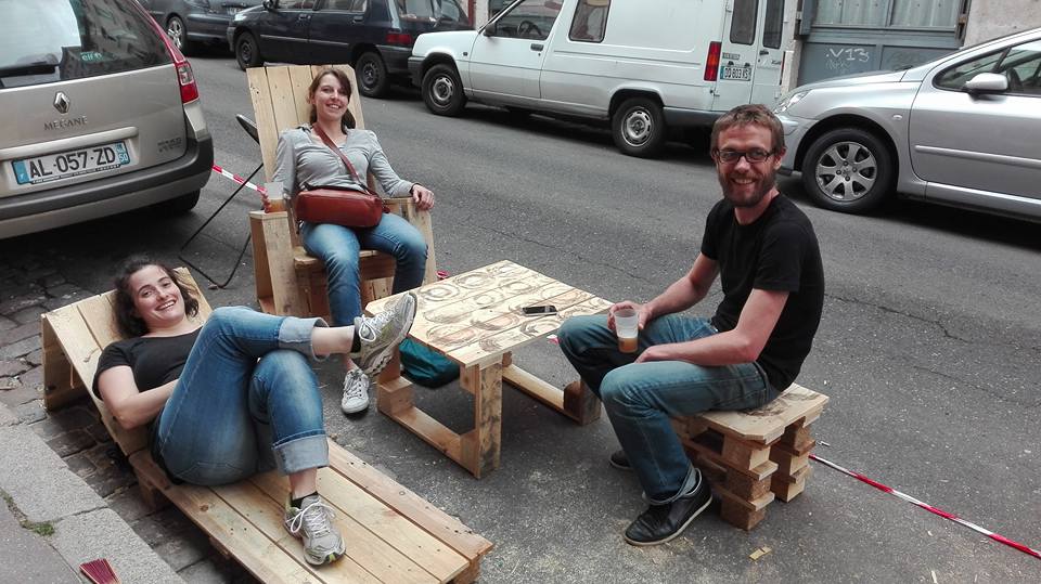 LocalPentes's tweet image. De beaux projets en #palettes ce week-end à la maison de l'écologie de #Lyon avec le @LocalPentes ! #DIY