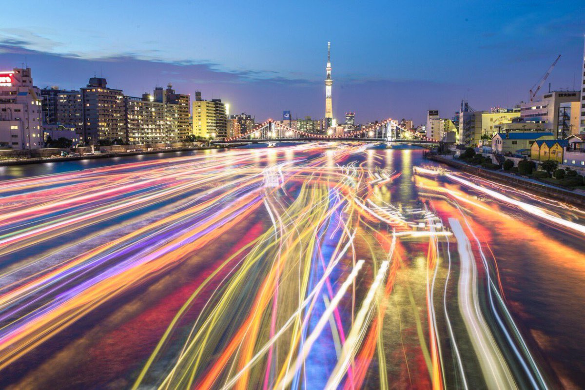 細江貴寛 V Twitter スカイツリー 屋形船 光跡 長時間露光 隅田川 カラフル 夜景 マジックアワー 写真撮ってる人と繋がりたい 写真友達募集 カメラ男子 一眼レフ 隅田川を渡る船