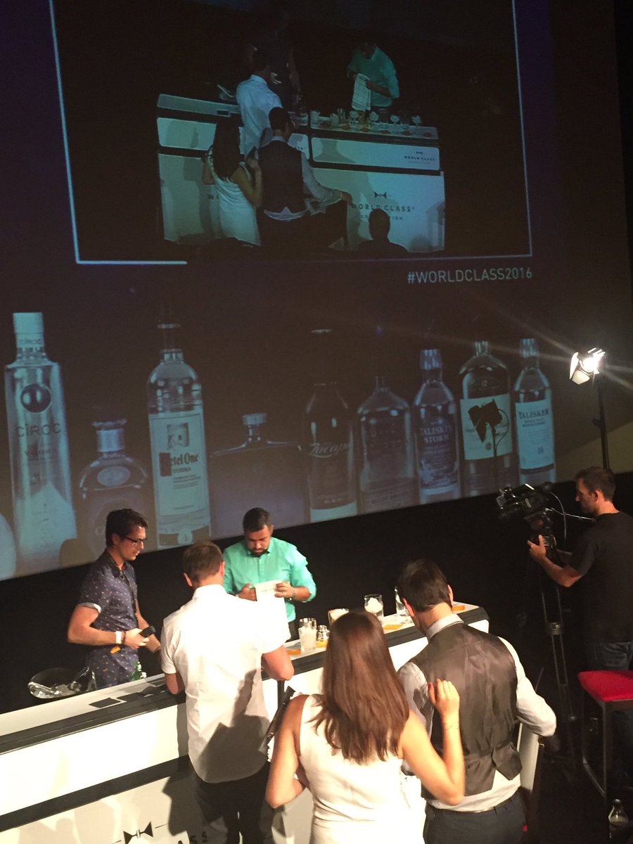 FombuenaHilario's tweet photo. @MarioGallart_ @barmansvalencia #worldclass16 #animo https://t.co/Z57bUBC4lZ