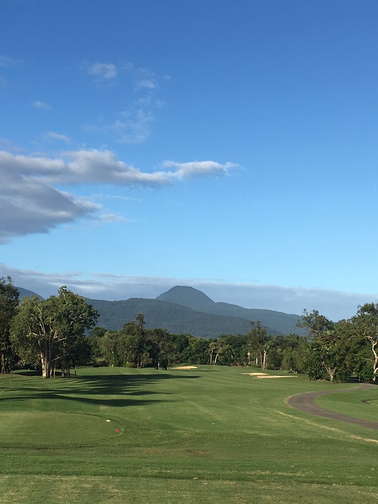Great day <a href="/CairnsGolf/">Cairns Golf Club</a> for <a href="/GolfQueensland/">John Bennett</a> FNQ Regional Clinic. #JuniorDevelopment