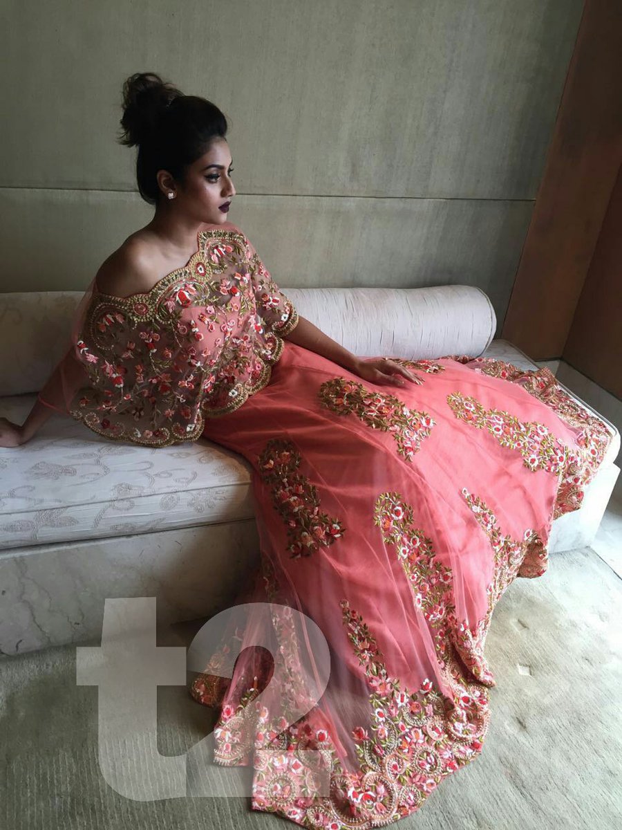 TollyDuniya's tweet photo. .@nusratchirps goes princess-ey in designer @Jyoteekhaitan21's gowns, just for t2! #cocktailglam #redcarpetraves https://t.co/VlOH1vpMhr