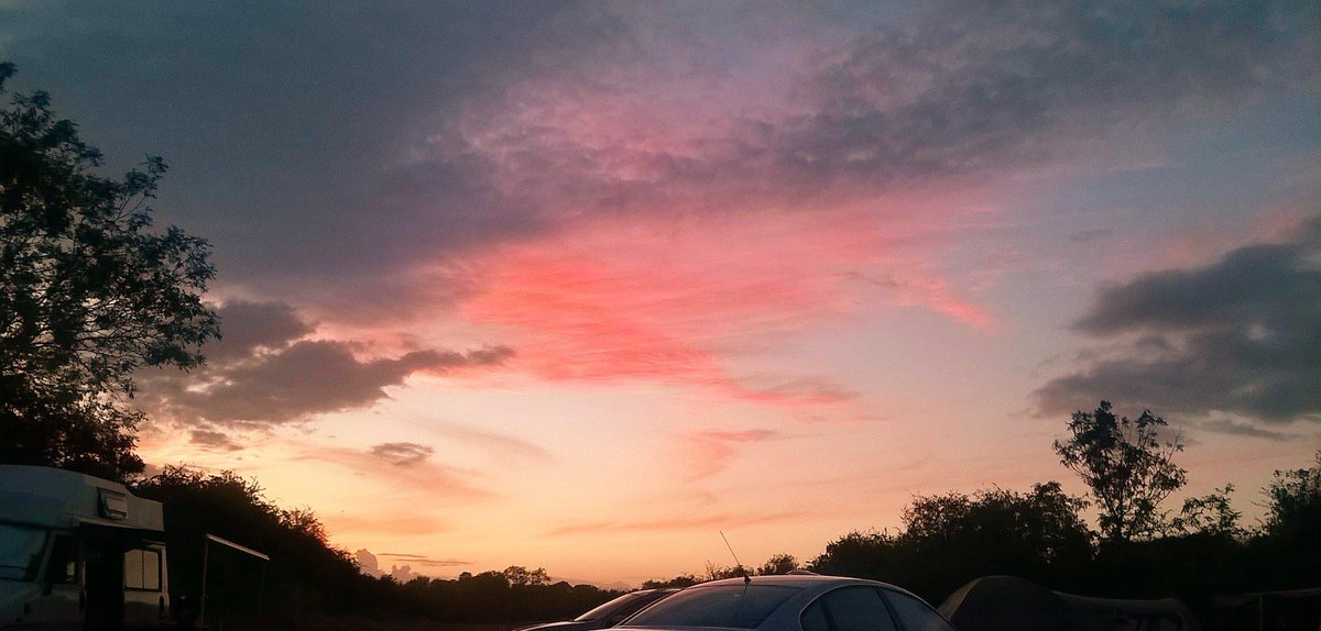 A couple of sunset photos whilst away in Somerset at the UKCAF Oddball.  Can you spot the "rabbit"? #airguns